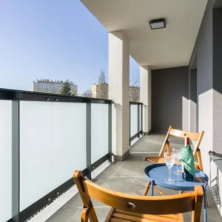 Rejtana With Free Garage By Renters Познань